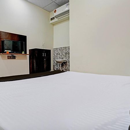 Hotel Orange Surat Esterno foto