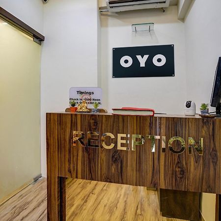 Hotel Orange Surat Esterno foto