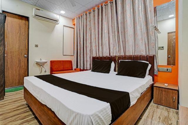 Hotel Orange Surat Esterno foto